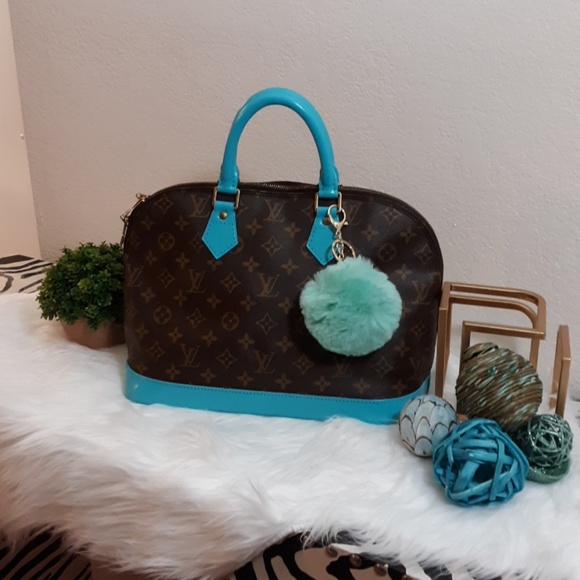 Louis Vuitton Handbags - Authentic Louis Vuitton Alma 💎